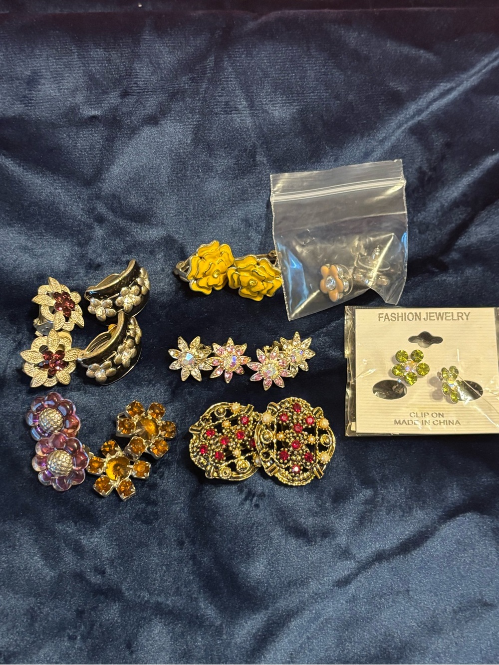 10 Pair Lot Vintage Style Clip On Earrings Rhinestone Floral Gold Tone Costume